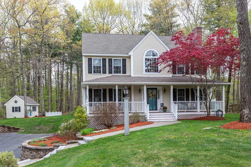 5 Cardinal Circle Londonderry NH 03053