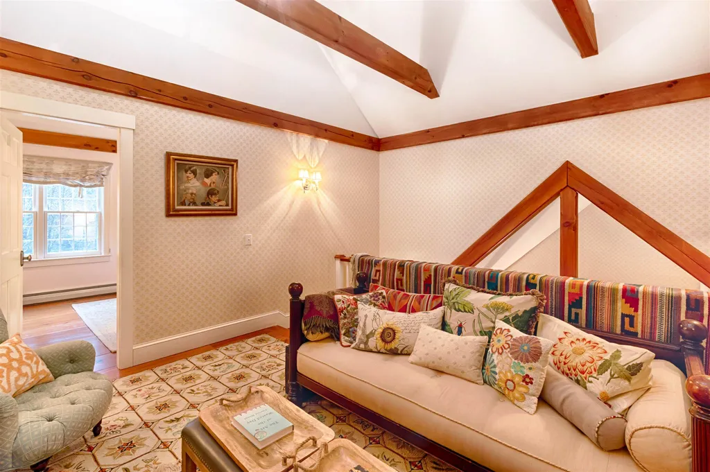 591 Whittier Highway Sandwich NH 03227