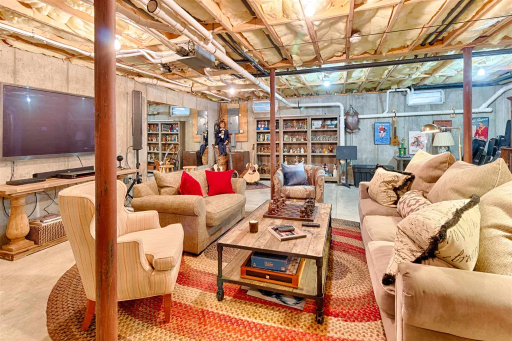 591 Whittier Highway Sandwich NH 03227