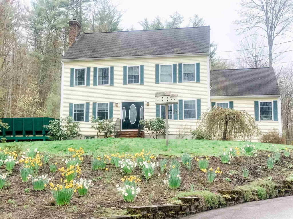 215 Scruton Pond Road Barrington NH 03825