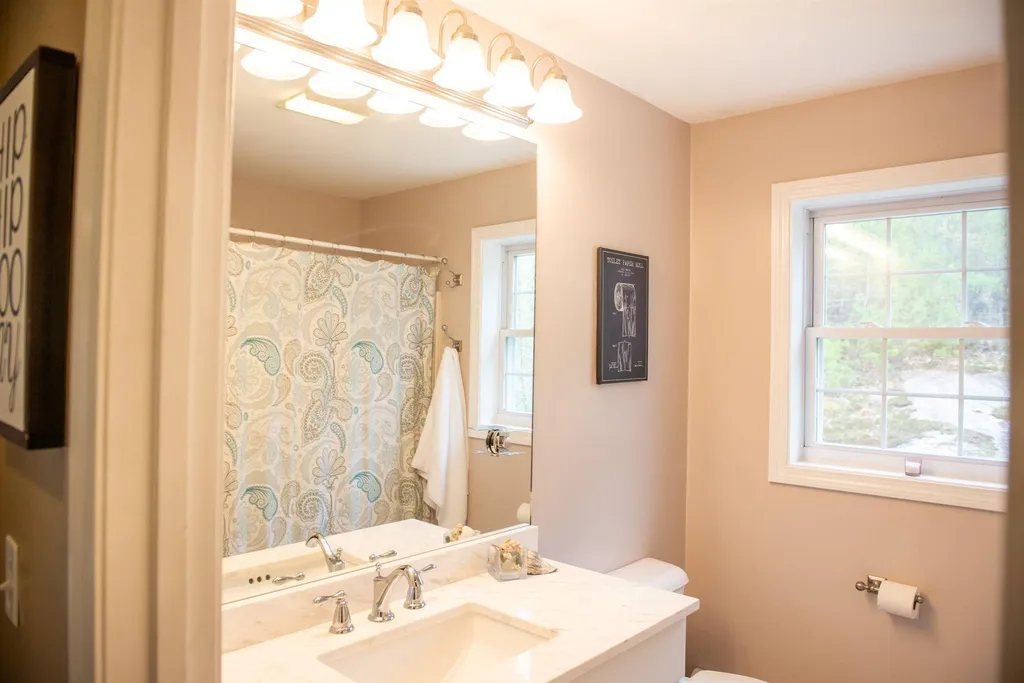 215 Scruton Pond Road Barrington NH 03825
