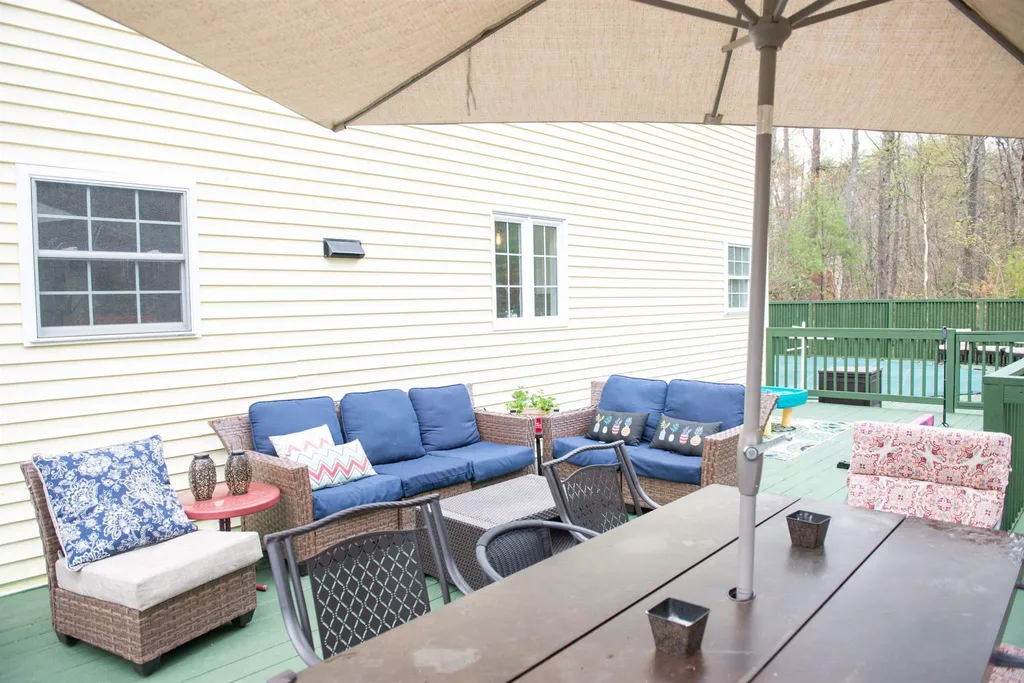 215 Scruton Pond Road Barrington NH 03825