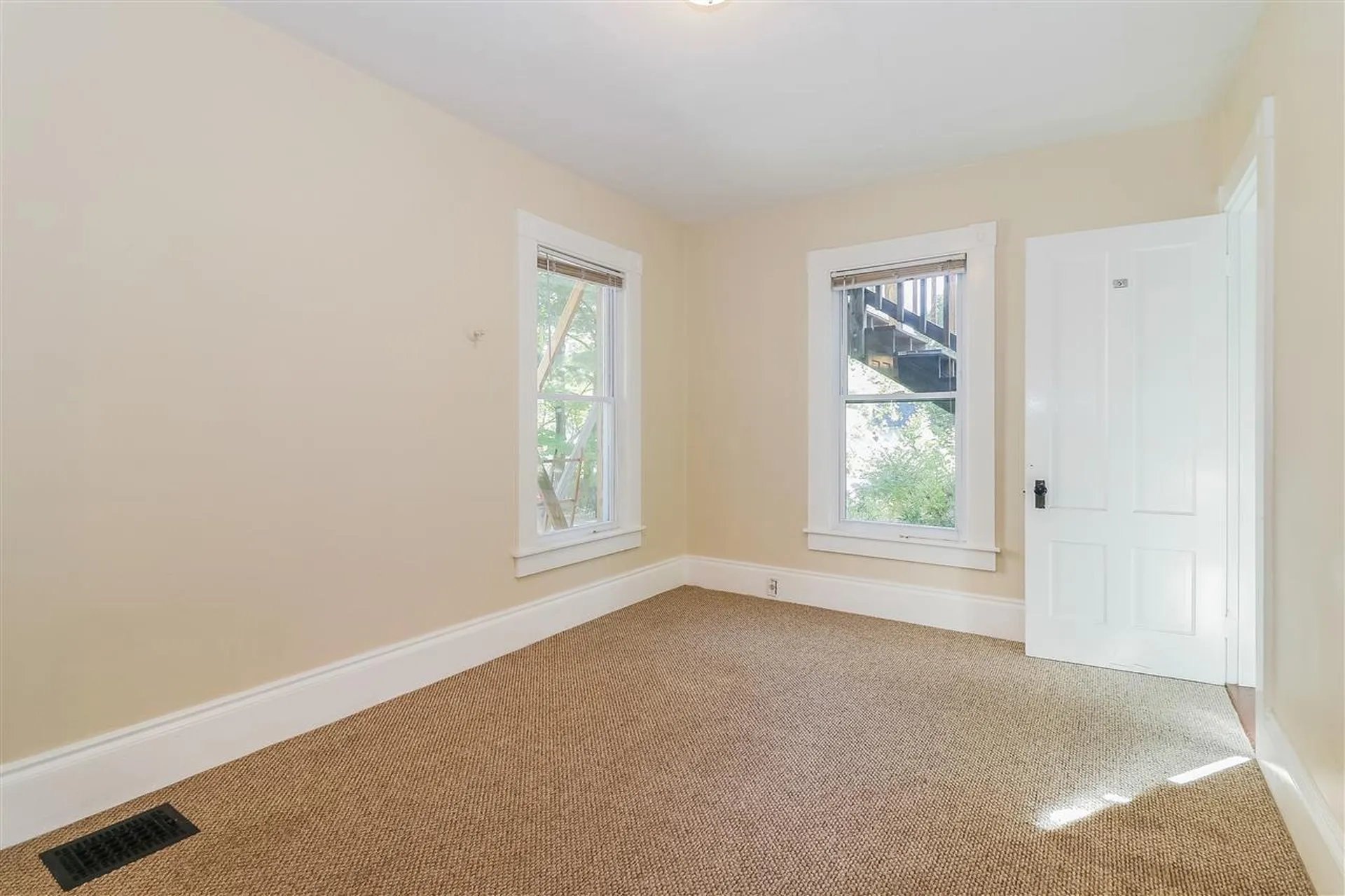 27 Holly Street Concord NH 03301