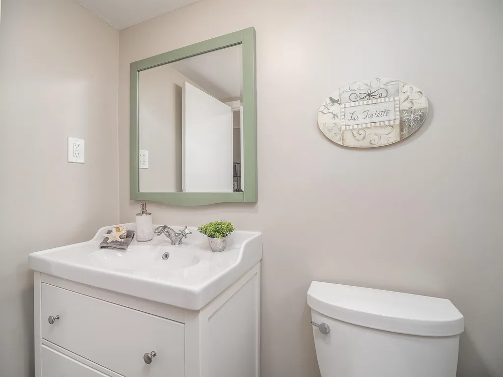 12 Telo Road Windham NH 03087