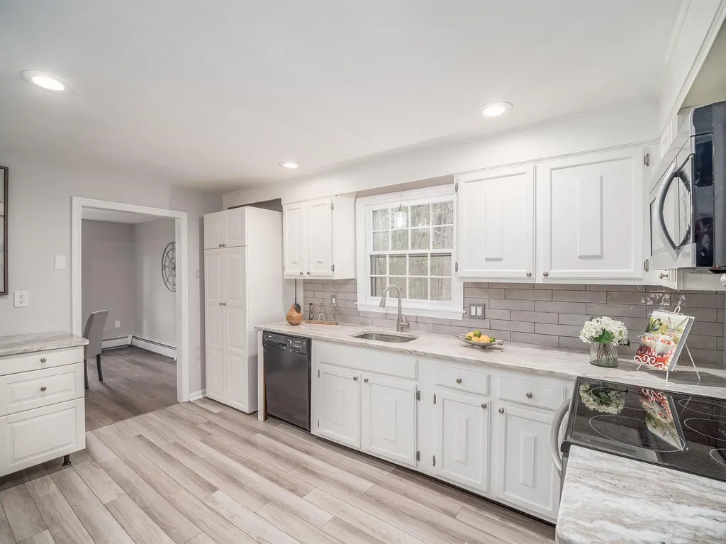 12 Telo Road Windham NH 03087