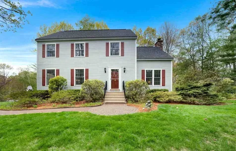 12 Belle Brook Lane Derry NH 03038