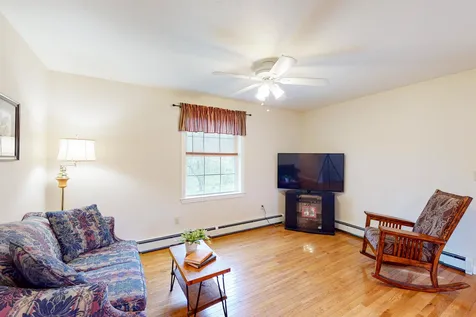 21 Coons Point Road Belmont NH 03220