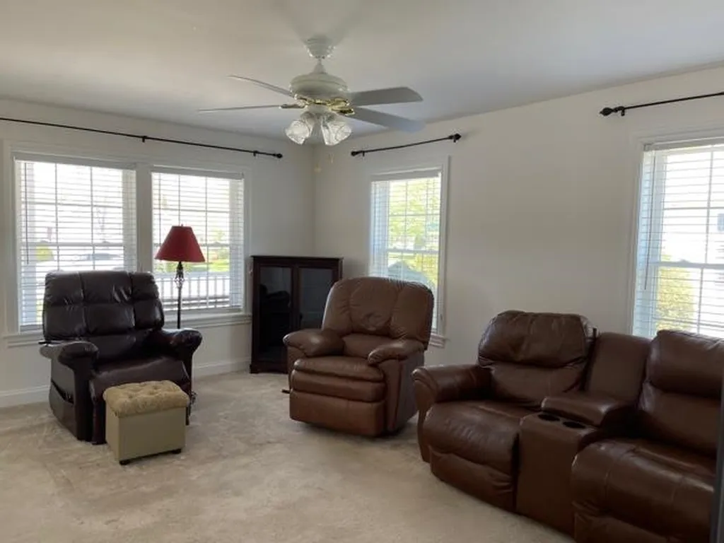 65 Sagewood Circle Hooksett NH 03106