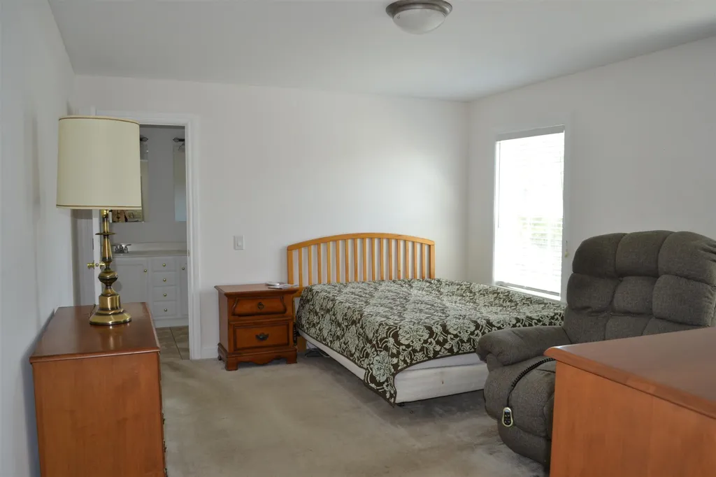 65 Sagewood Circle Hooksett NH 03106