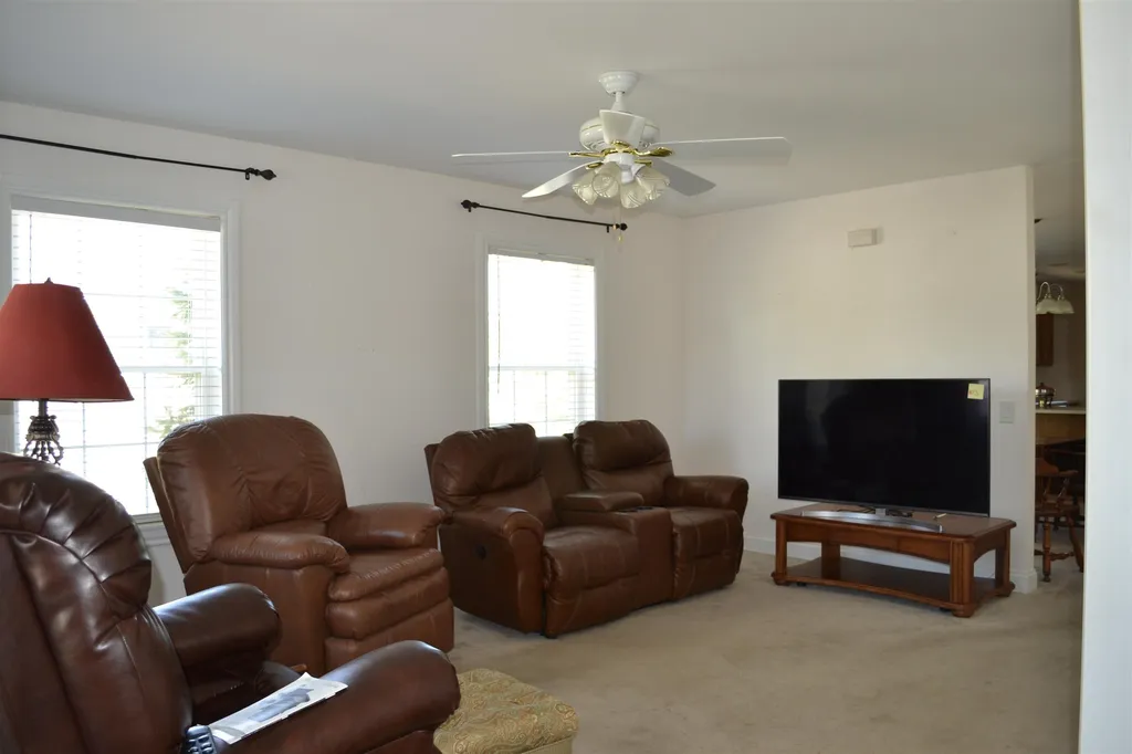 65 Sagewood Circle Hooksett NH 03106