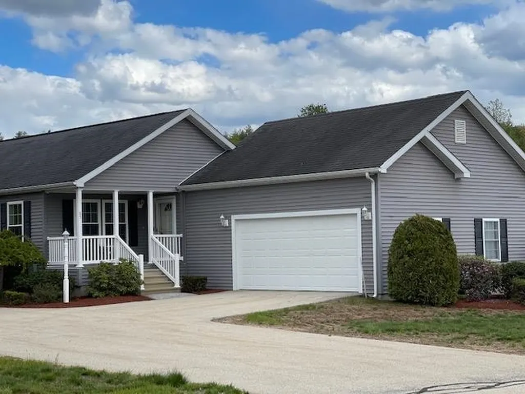 65 Sagewood Circle Hooksett NH 03106