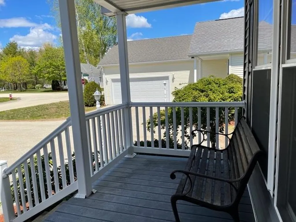 65 Sagewood Circle Hooksett NH 03106
