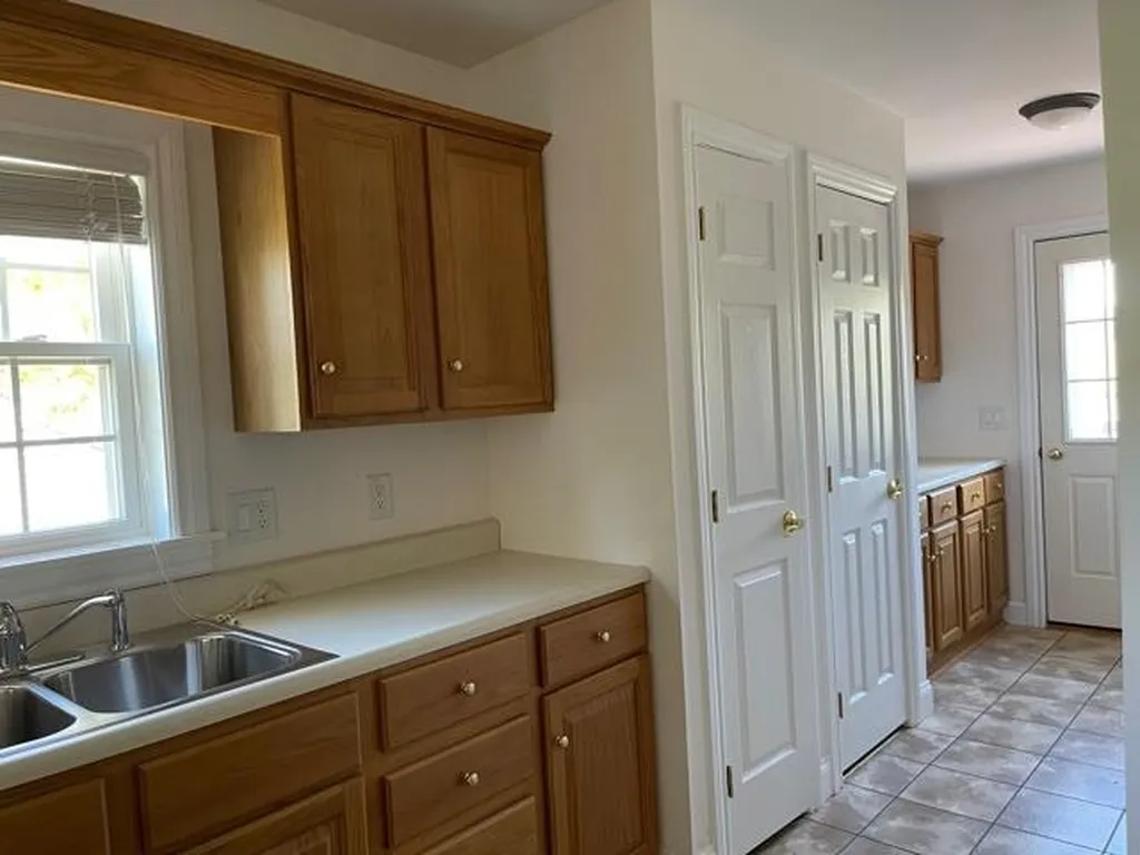65 Sagewood Circle Hooksett NH 03106