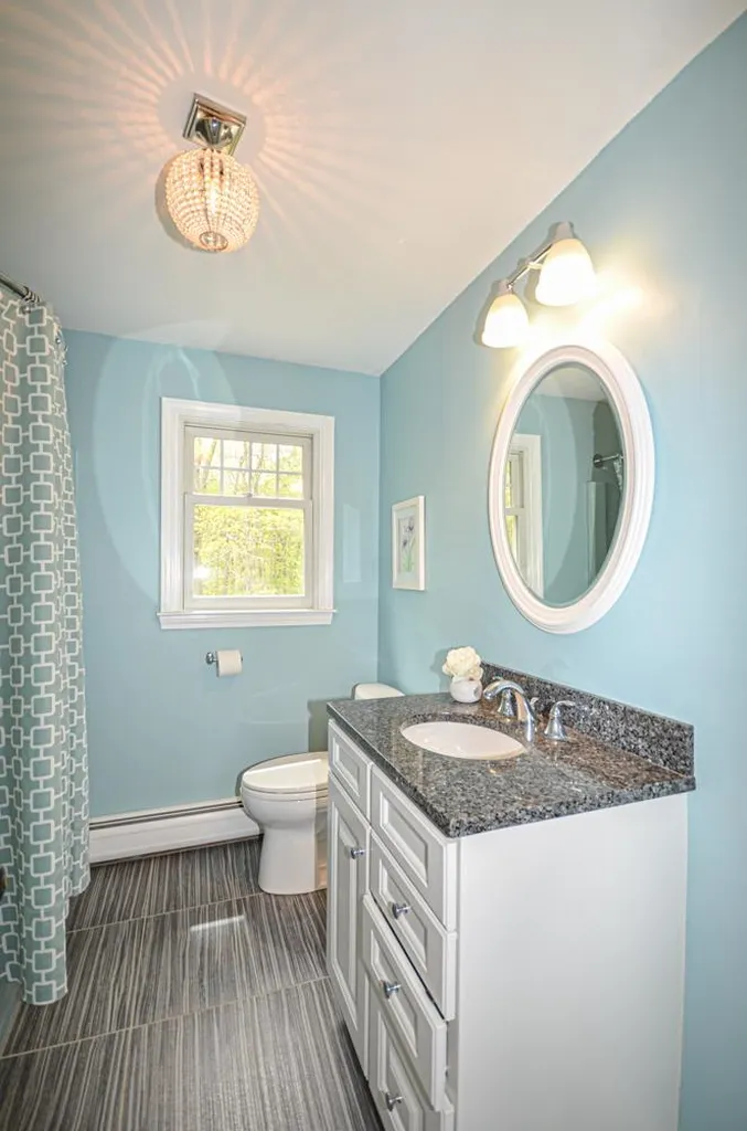7 Wryan Road Derry NH 03038