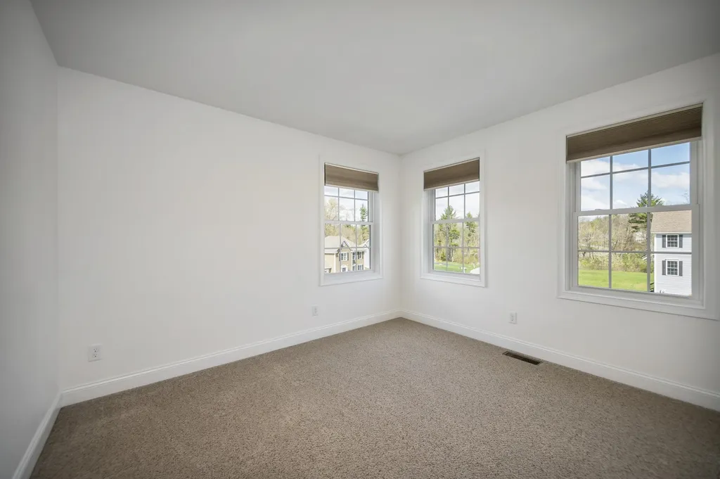 38 Colt Lane Epping NH 03042