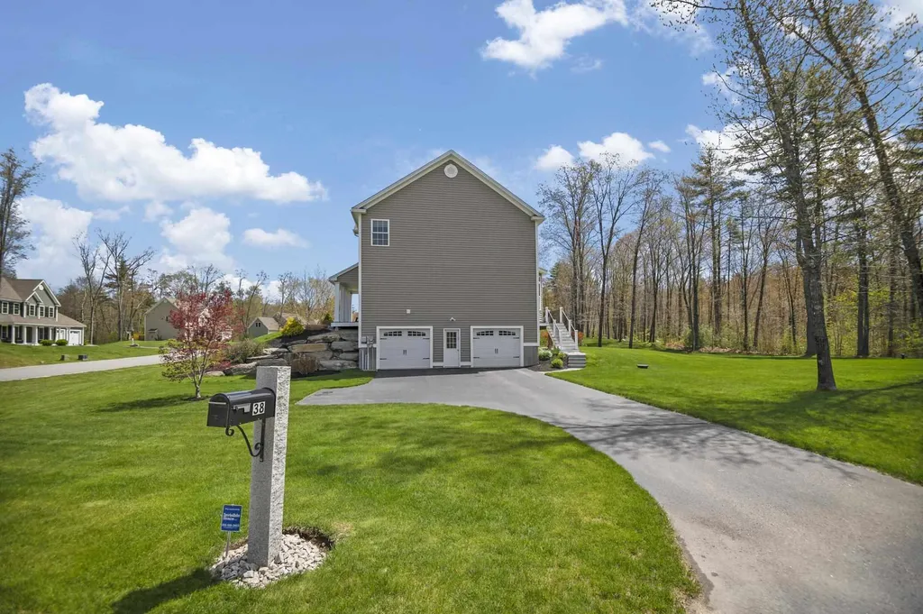 38 Colt Lane Epping NH 03042