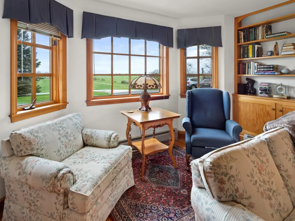 5283 Dorset Street Shelburne VT 05482