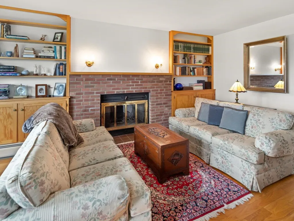 5283 Dorset Street Shelburne VT 05482