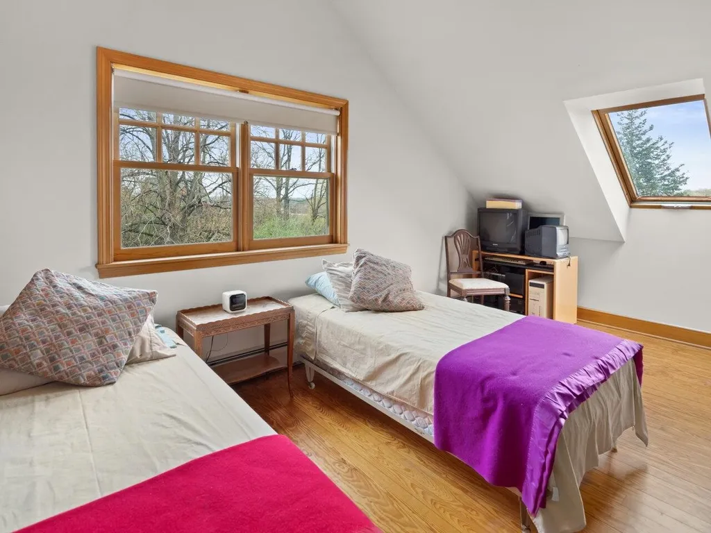 5283 Dorset Street Shelburne VT 05482