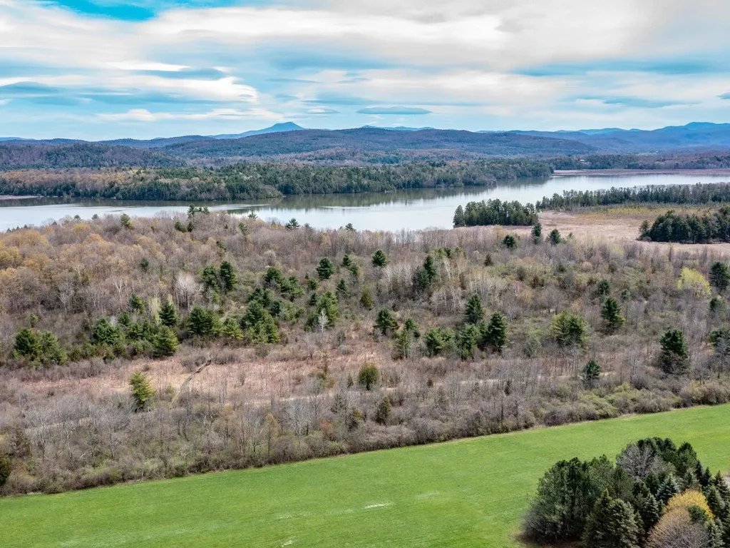 5283 Dorset Street Shelburne VT 05482
