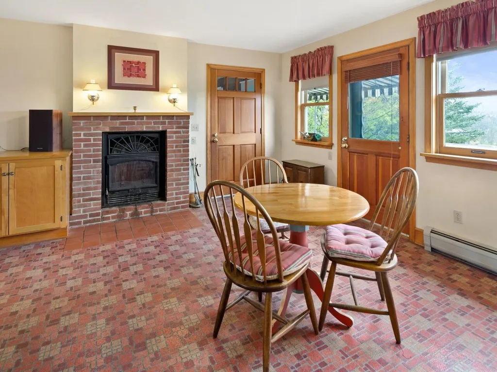 5283 Dorset Street Shelburne VT 05482