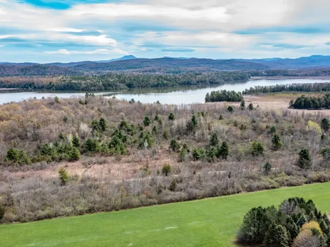 5283 Dorset Street Shelburne VT 05482