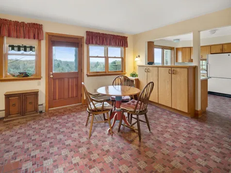 5283 Dorset Street Shelburne VT 05482
