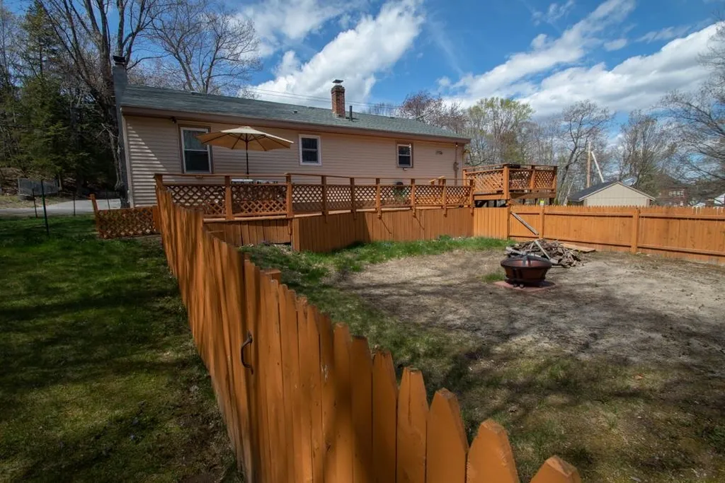 41 Elm Street Milton NH 03851