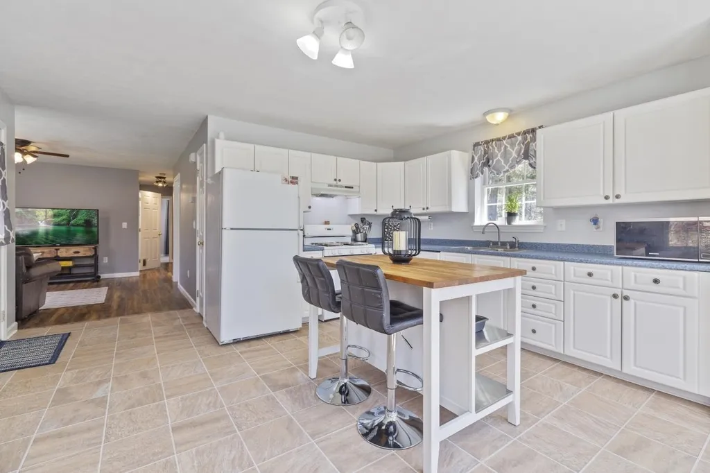 71 Butterfield Road Rindge NH 03461