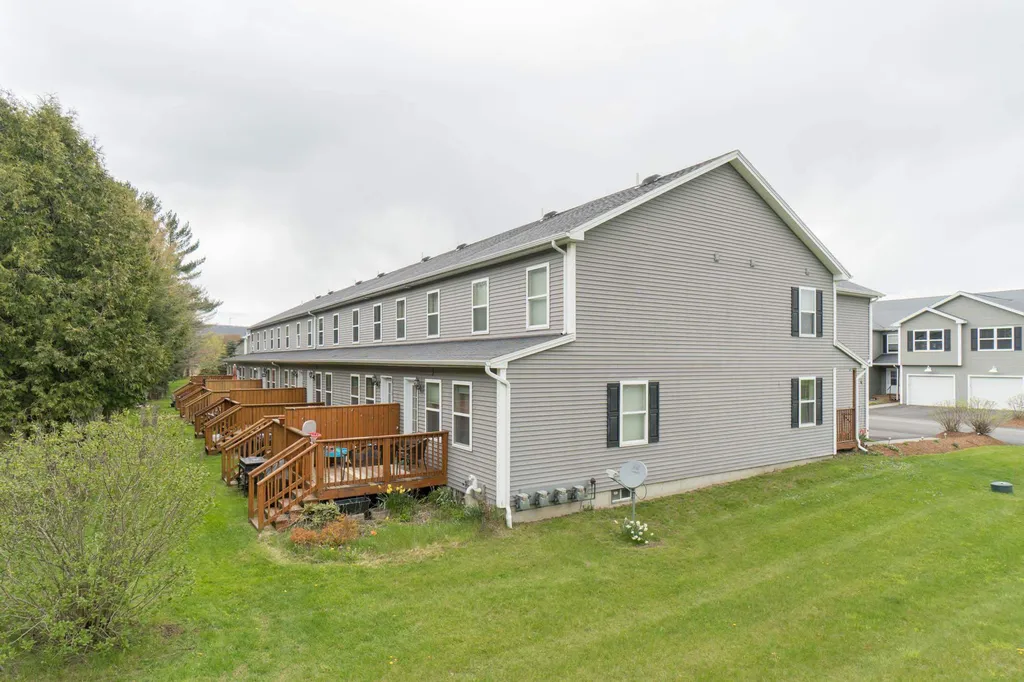 15 East Road Fairfax VT 05454