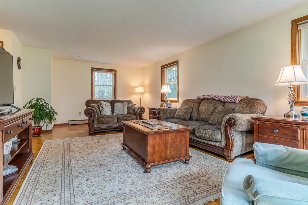 46 Ledgeview Drive Rochester NH 03839