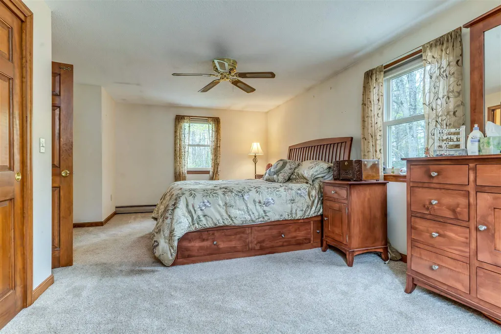 46 Ledgeview Drive Rochester NH 03839