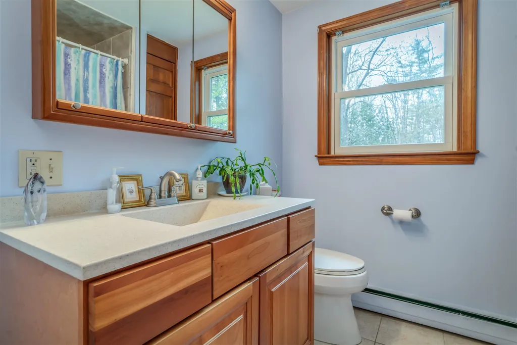 46 Ledgeview Drive Rochester NH 03839