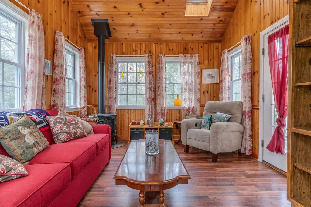 46 Ledgeview Drive Rochester NH 03839
