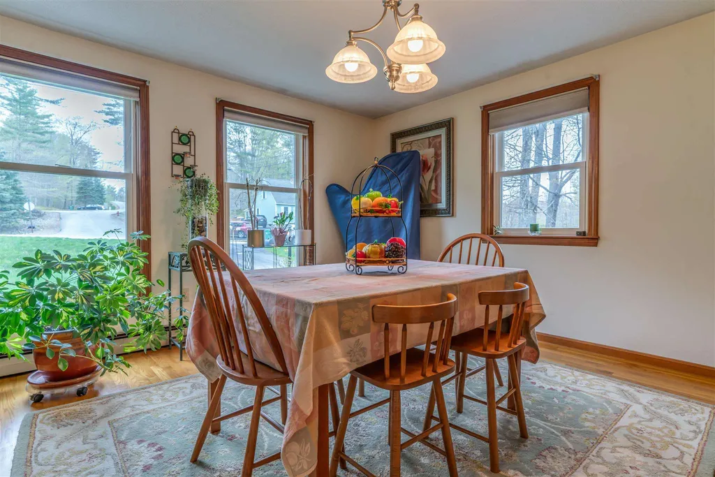 46 Ledgeview Drive Rochester NH 03839