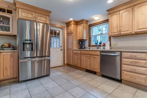 46 Ledgeview Drive Rochester NH 03839