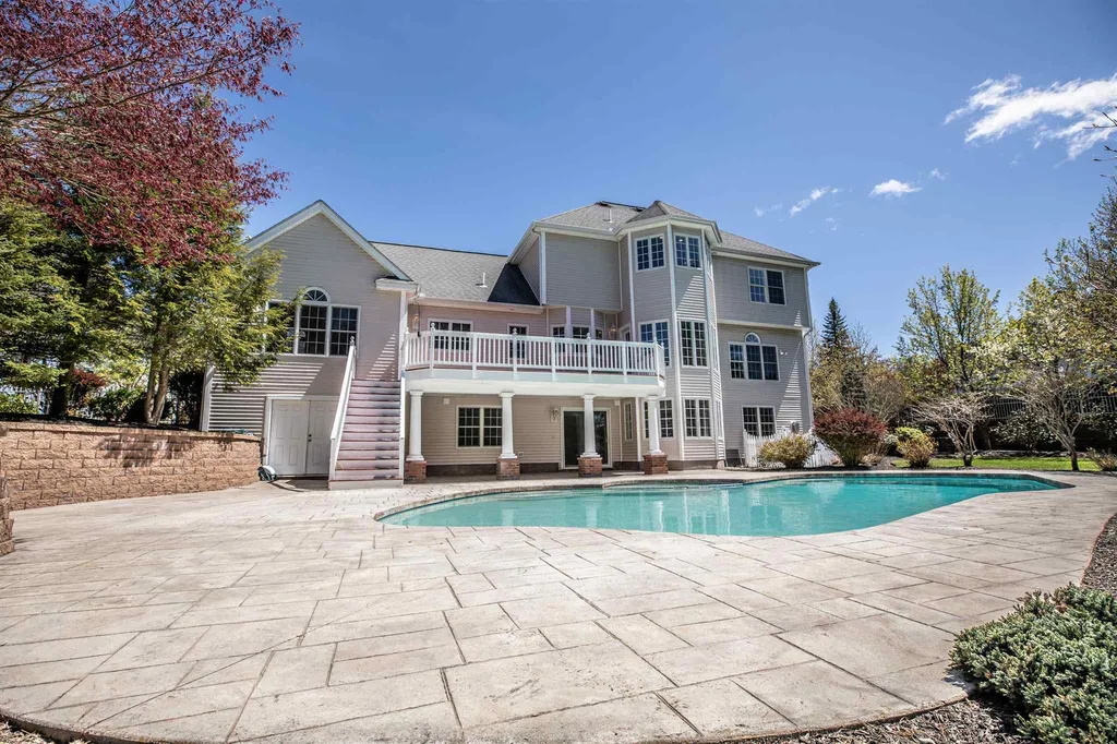 46 Tanglewood Drive Nashua NH 03062