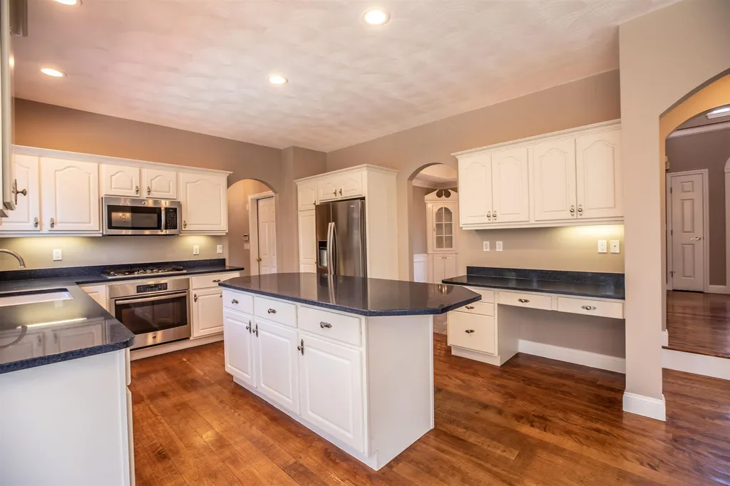46 Tanglewood Drive Nashua NH 03062