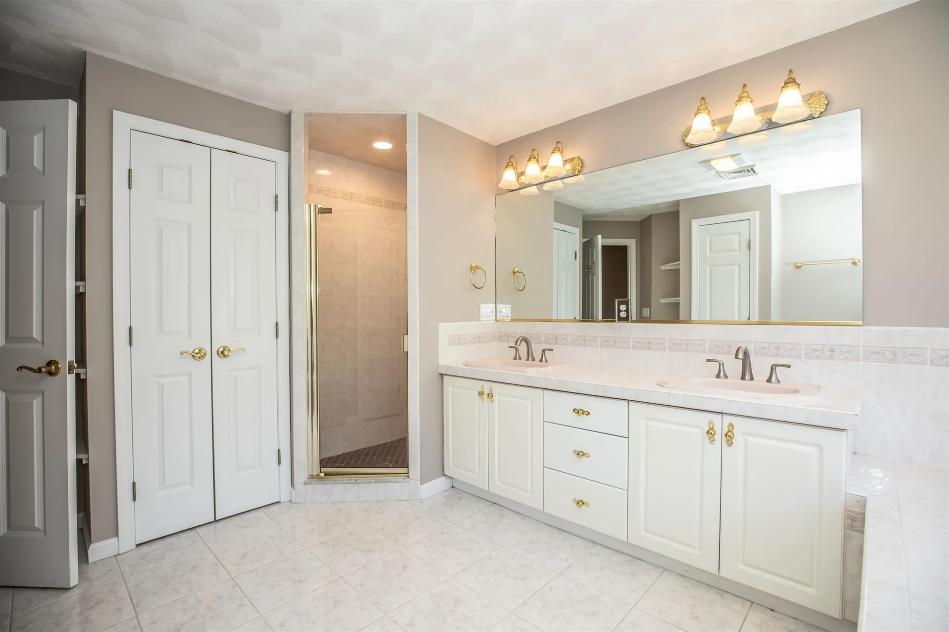 46 Tanglewood Drive Nashua NH 03062