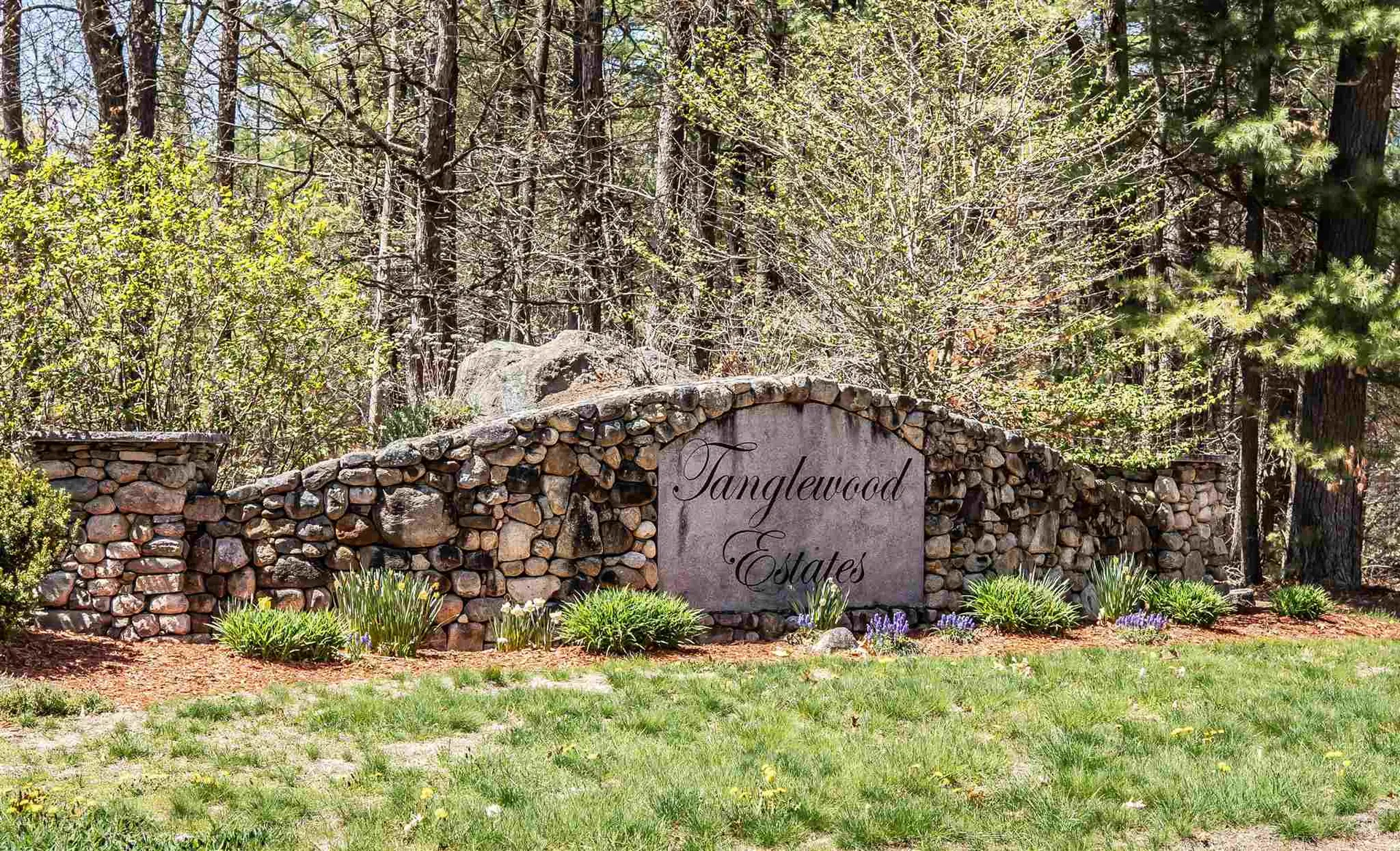46 Tanglewood Drive Nashua NH 03062