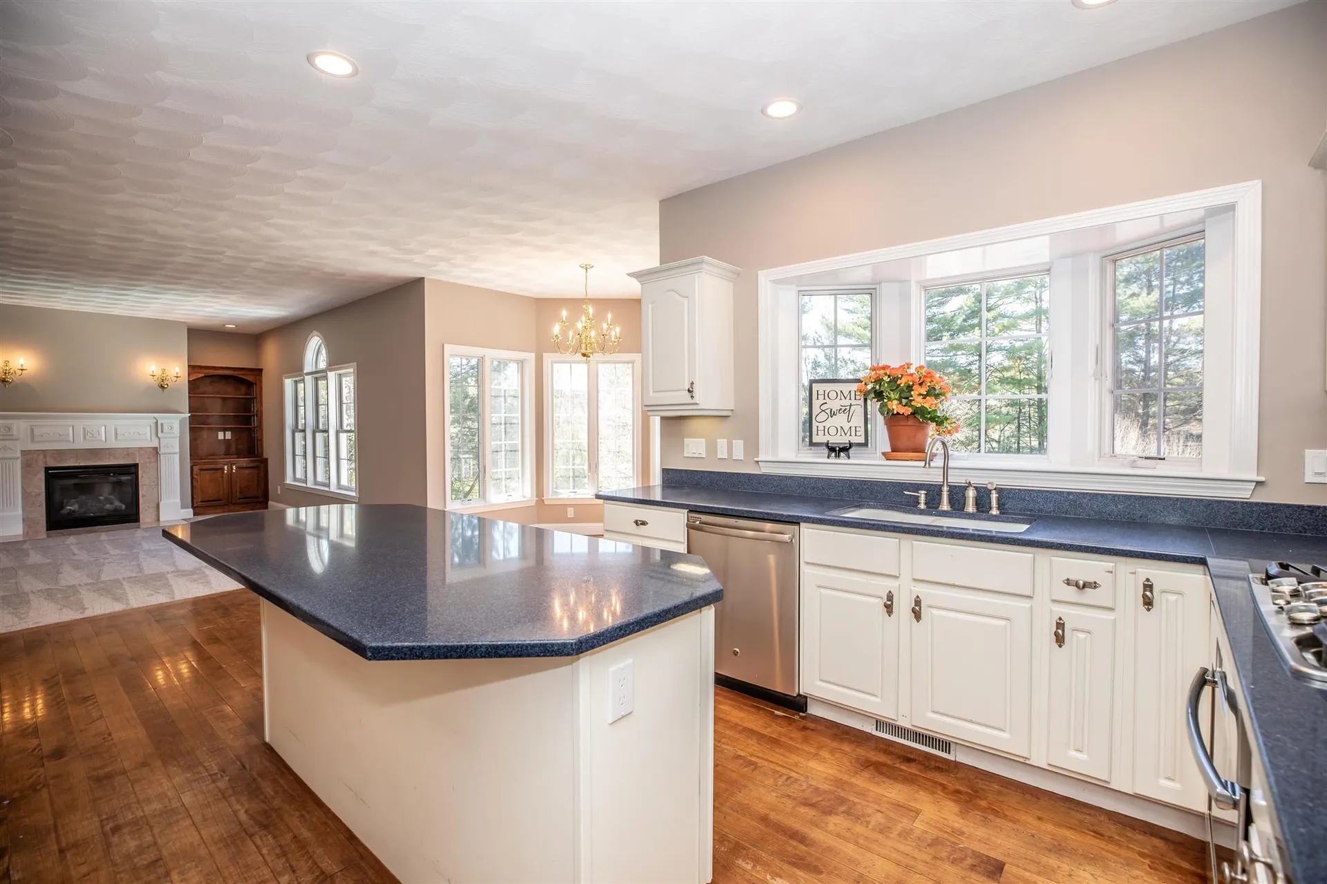 46 Tanglewood Drive Nashua NH 03062