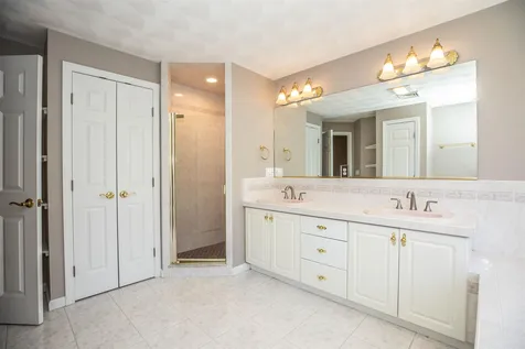 46 Tanglewood Drive Nashua NH 03062