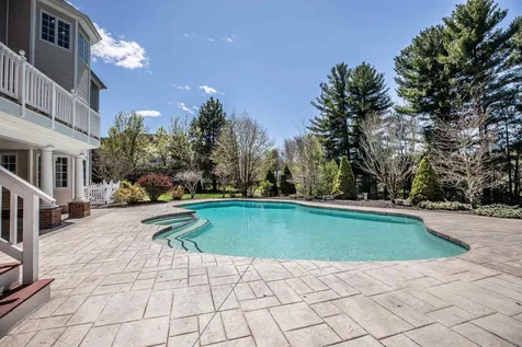 46 Tanglewood Drive Nashua NH 03062