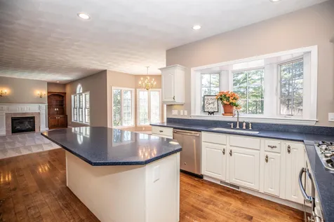 46 Tanglewood Drive Nashua NH 03062