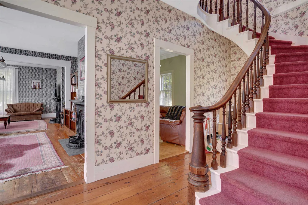 94 Reservoir Drive Weare NH 03281