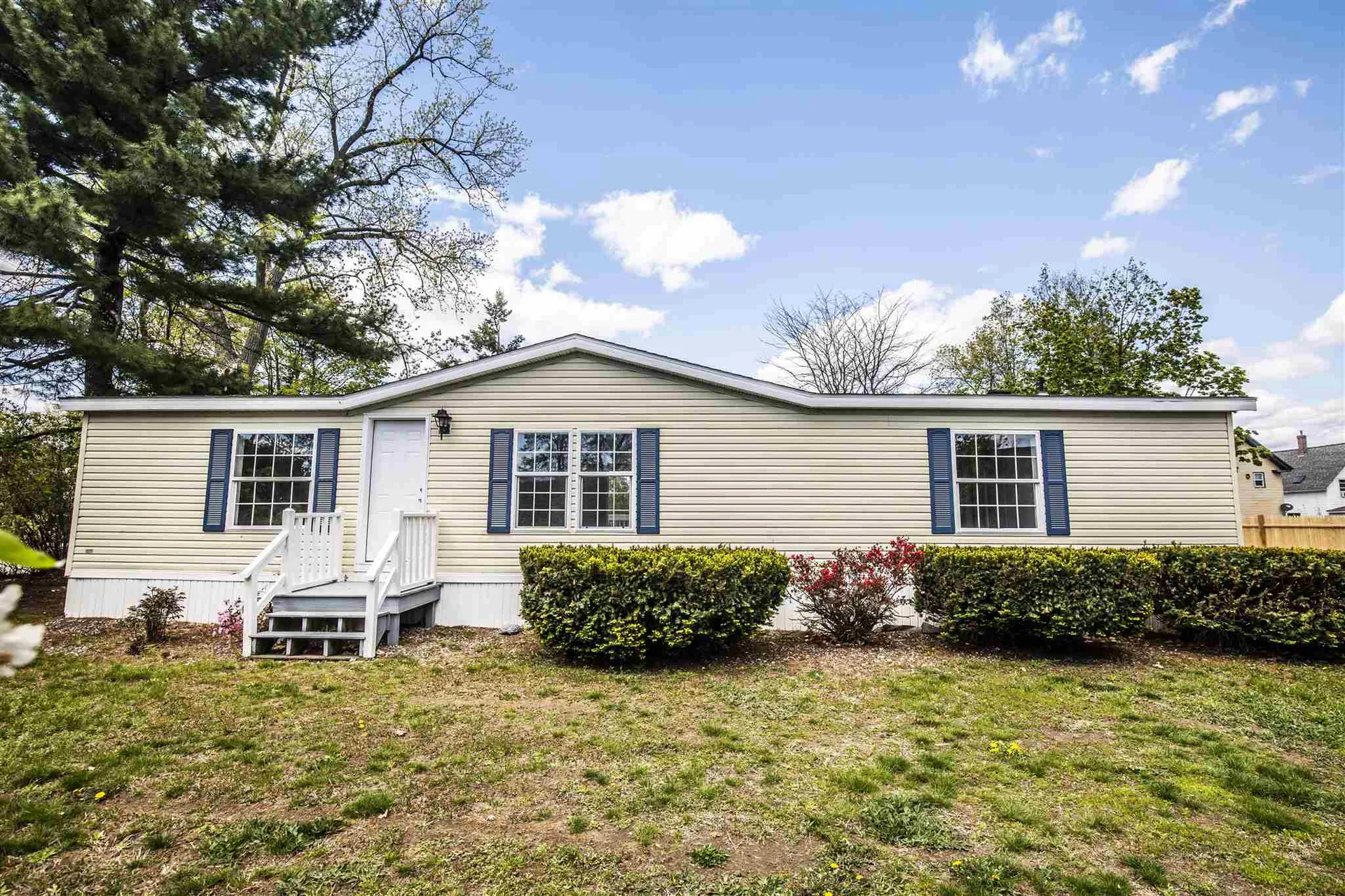 7 South Avenue Derry NH 03038