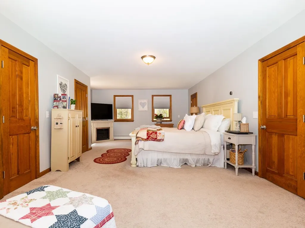22 Howard Lane New Boston NH 03070