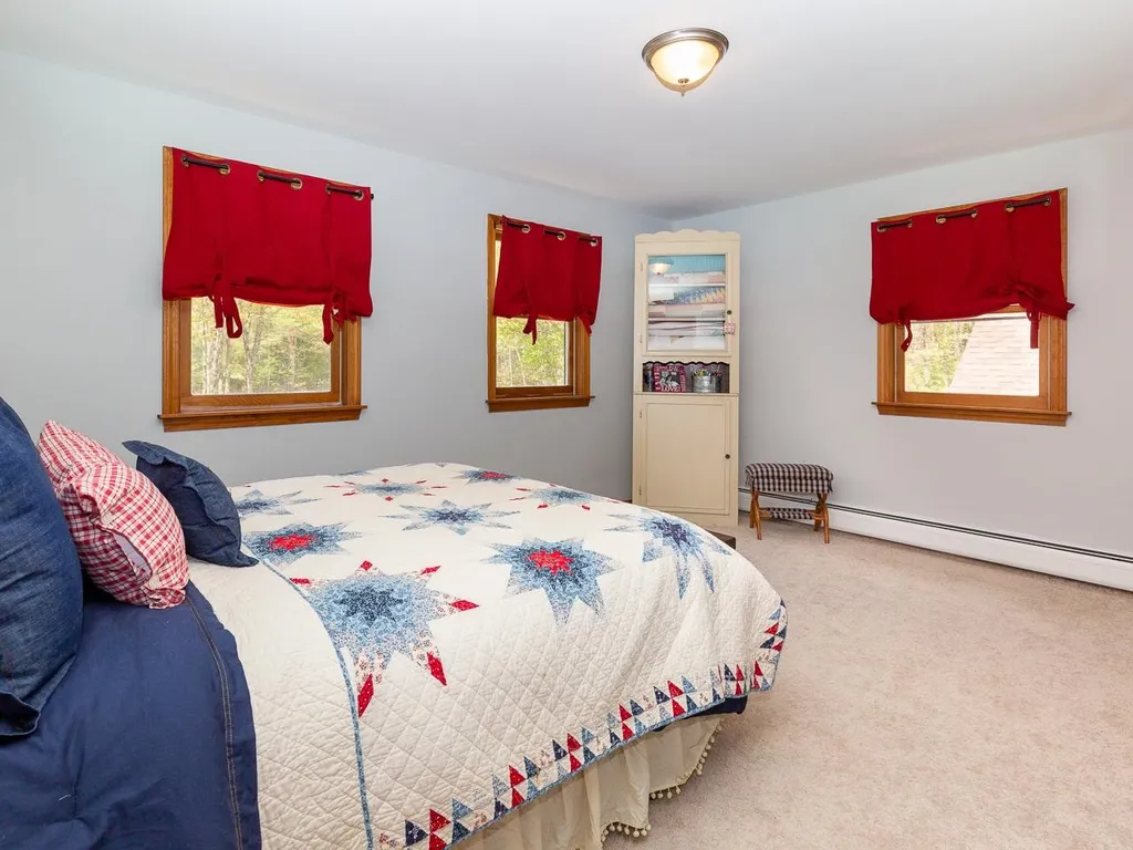 22 Howard Lane New Boston NH 03070