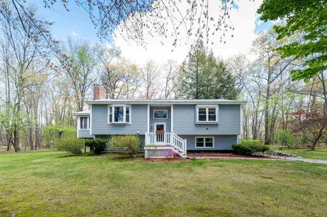 23 Emerald Drive Derry NH 03038