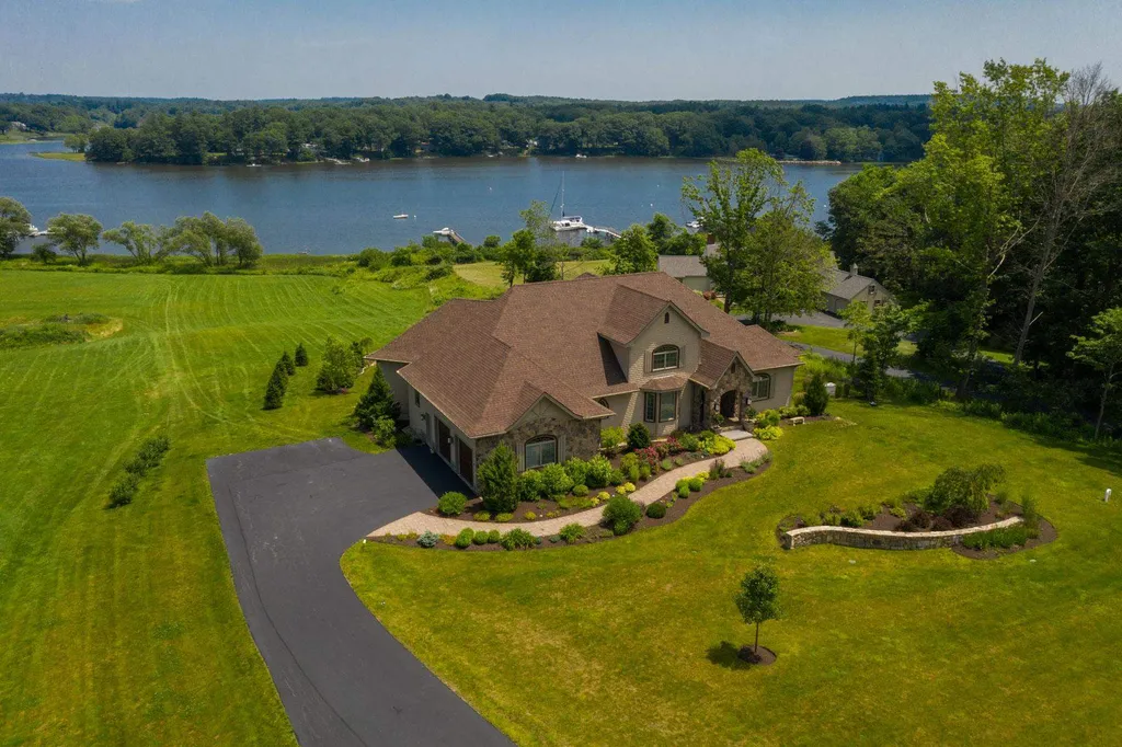 29 Fosters Drive Dover NH 03820